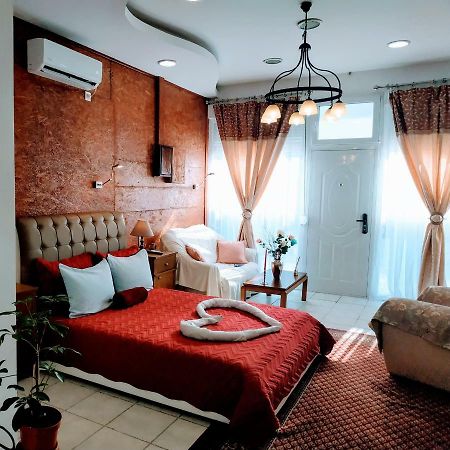 Sweet Home Suite Corinth Bagian luar foto