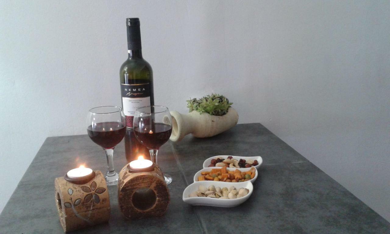 Sweet Home Suite Corinth Bagian luar foto
