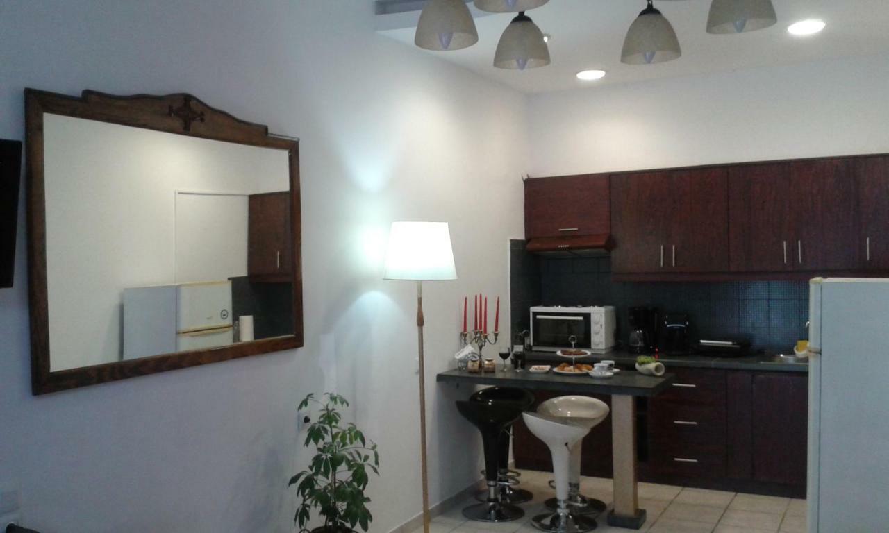 Sweet Home Suite Corinth Bagian luar foto